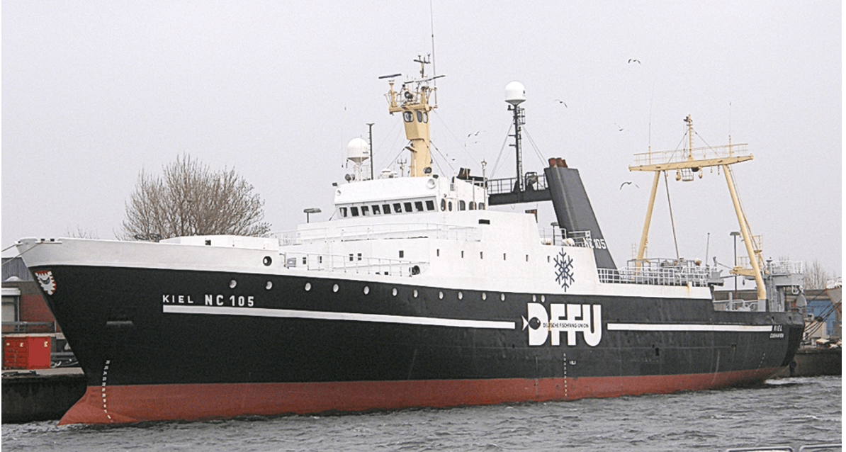 Type of vessels. Ro-ro ferry (A); small fishing boat (B); small